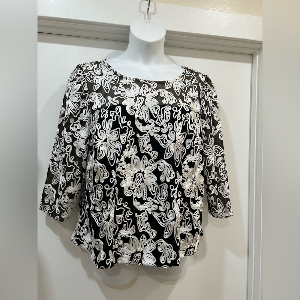 Alex Evening embroidered lace top- white over mesh with black camisole. Size 2X.